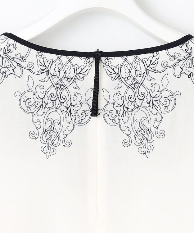 自由区 S 【洗える】コードエンブロイダリーボートネック ブラウス オフ