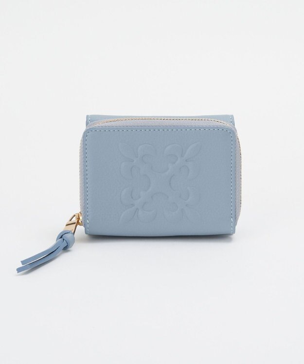 russet エンボスモノグラム三つ折りウォレット(SO-433) L.Blue
