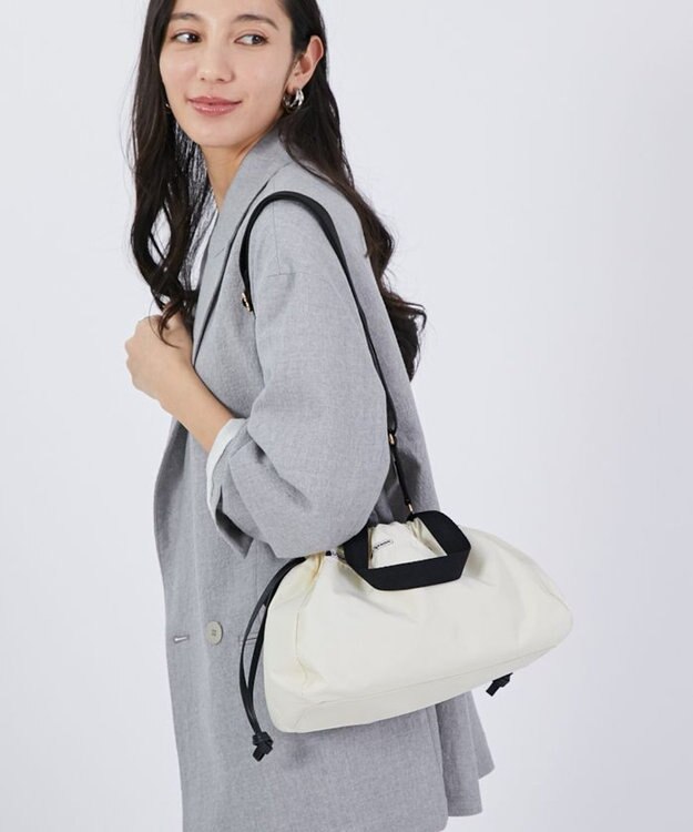LeSportsac E/W CITY DRAWSTRING BAG??? /アップタウンサンドバー/ブラック