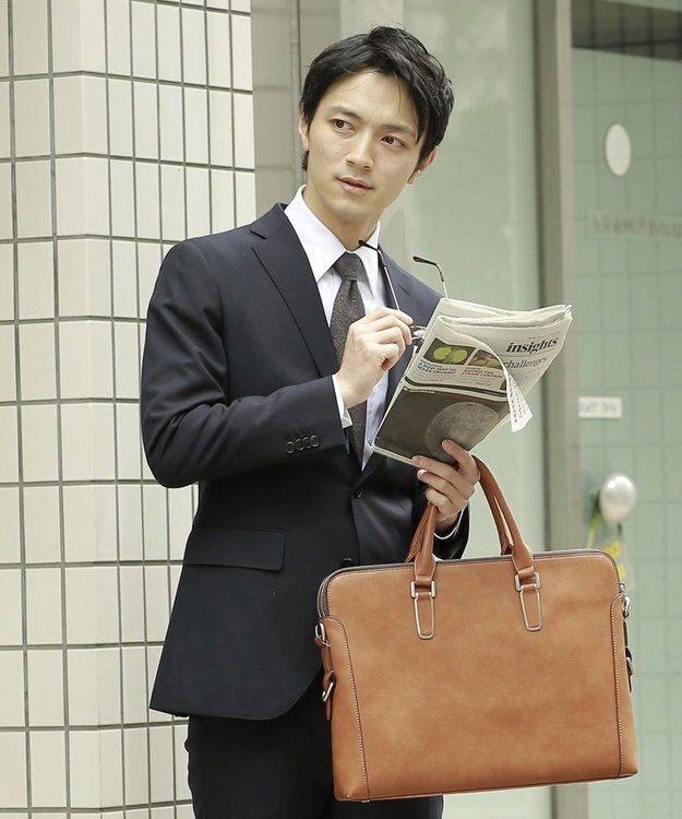 UNBILLION Otias アンティーク仕上げ合皮ブリーフバッグ キャメル