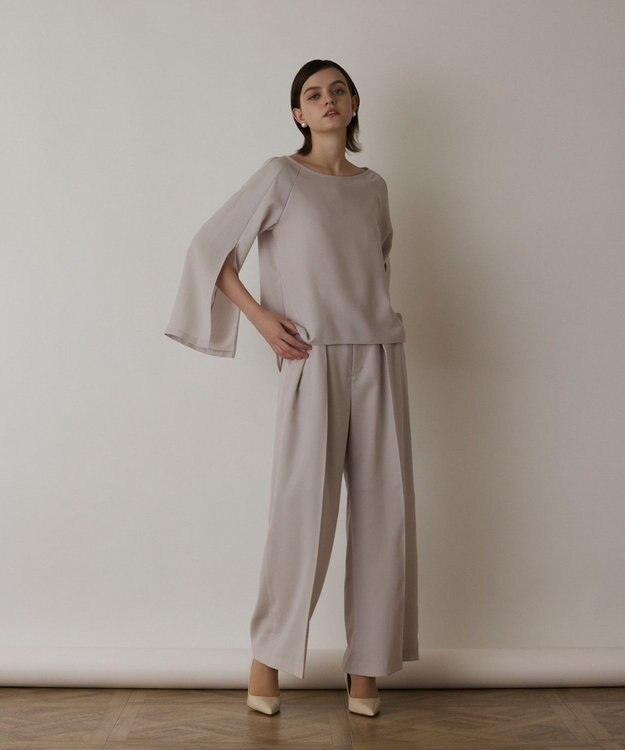 GRACE CONTINENTAL スリットスリーブトップ ベージュ