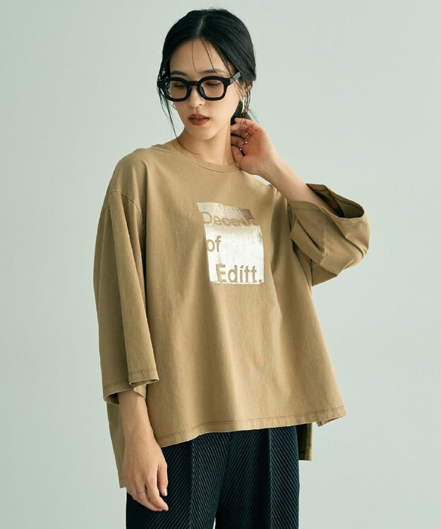 YECCA VECCA ヴィンテージ風箔プリントロゴTee Dark Beige
