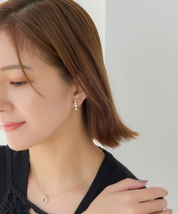 Phoebe 〈シリーズ累計販売15000点突破！〉〈痛くないシリーズ〉ノーブルパールシャインエアリーイヤリング シルバー シルバー