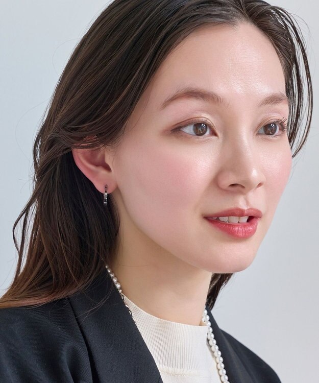 Phoebe 【金属アレルギー対応】フラワーワンタッチフープピアス　シルバー/サージカルステンレス（片耳） シルバー