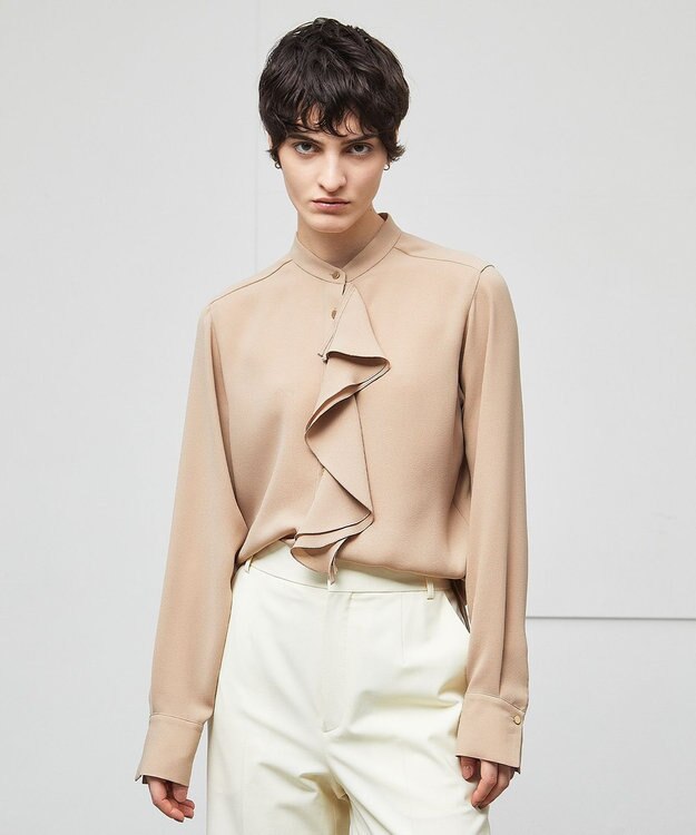 BEIGE， 【洗える】STOW / バンドカラーフリルブラウス Milk tea