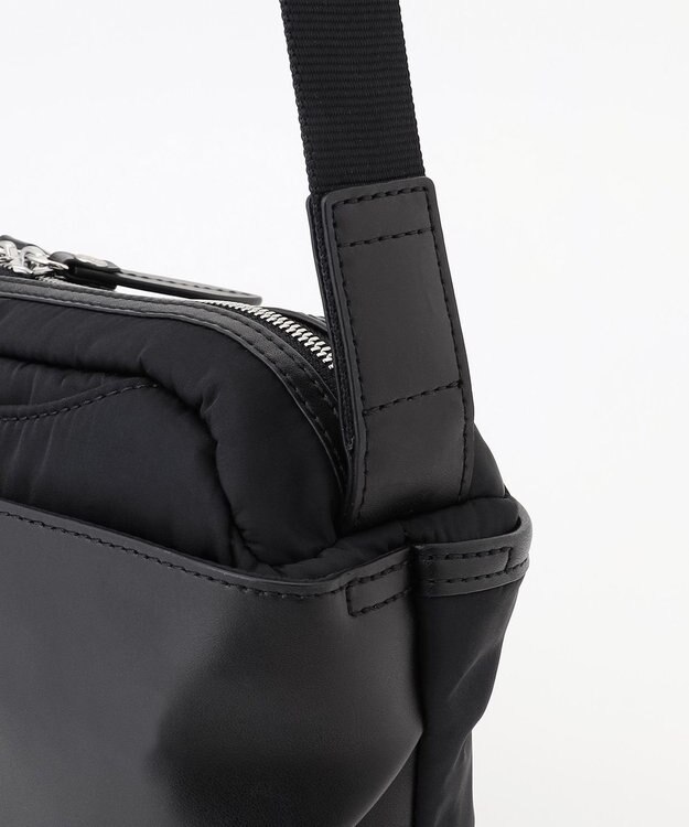 Y'SACCS シルキーリュクスショルダーバッグ ブラック