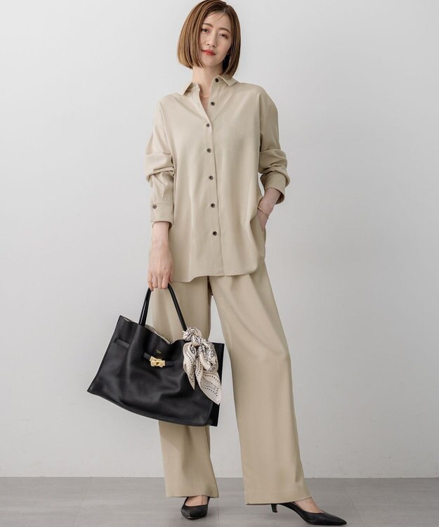 23区 S 【見上愛さん着用/Oggi10月号掲載/洗える】スエーディーサテン シャツ ベージュ系