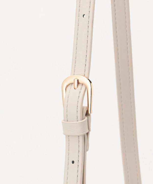 LA BAGAGERIE ランダムプリーツショルダーバッグ タテ アイボリー