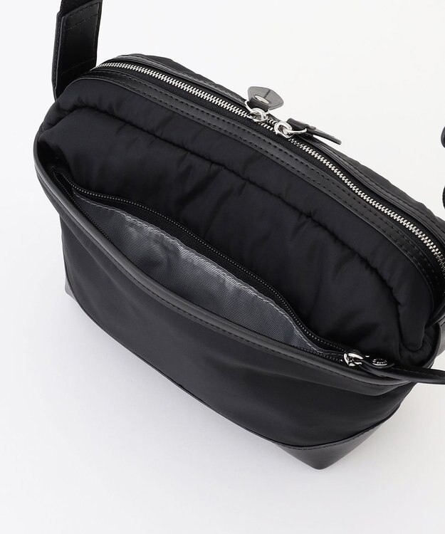 Y'SACCS シルキーリュクスショルダーバッグ ブラック