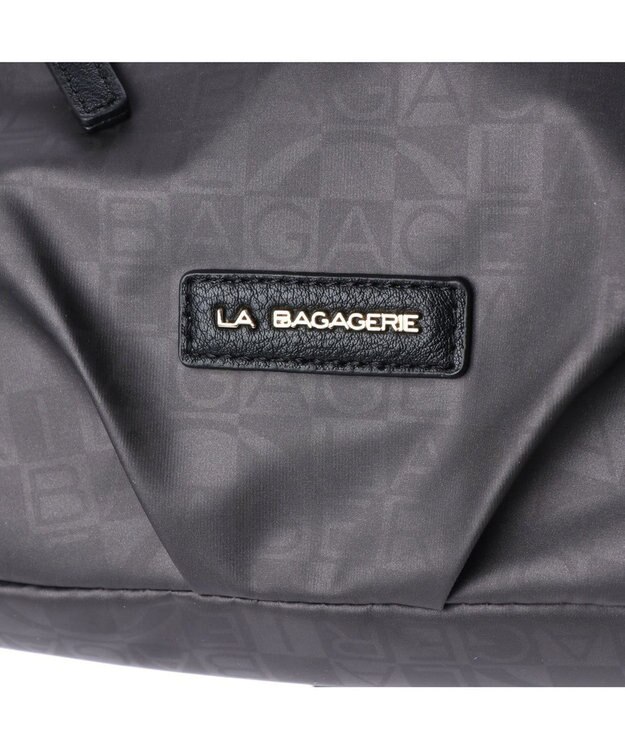 LA BAGAGERIE MONOGRAMME ポシェット ガンメタリック