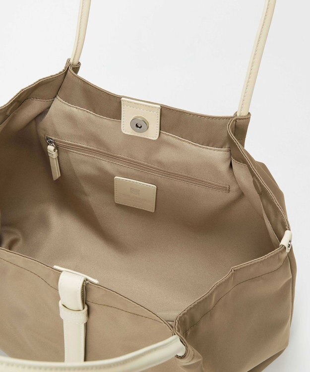 TOPKAPI 【TREASURE TOPKAPI】ナイロン センターベルト トートバッグ　A4 / 軽量 / 肩掛け グレージュ