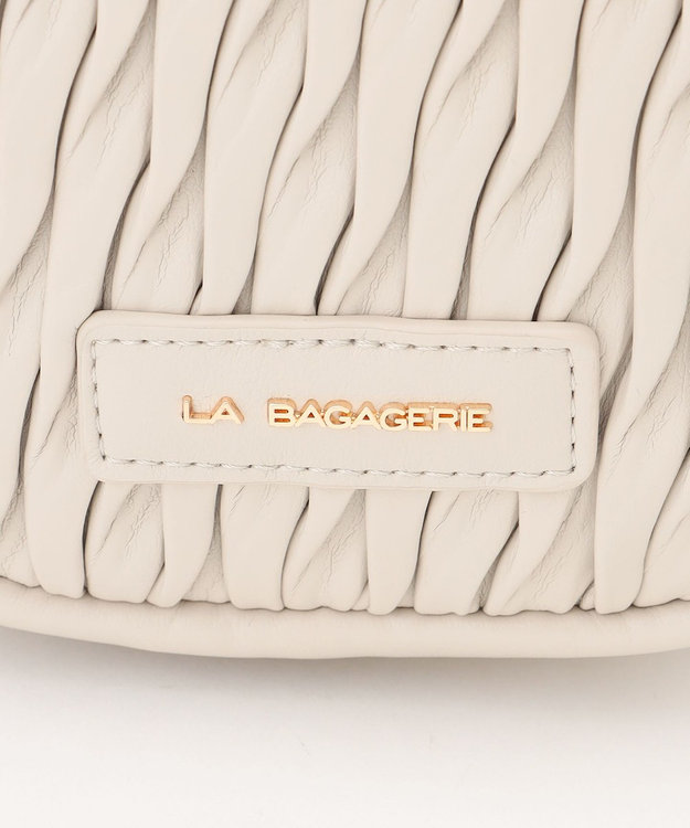 LA BAGAGERIE ランダムプリーツショルダーバッグ タテ アイボリー