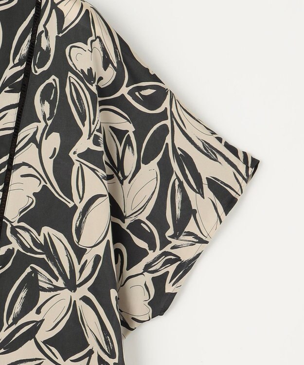 自由区 【洗える】モノトーンフラワープリント ワンピース オフｘブラック