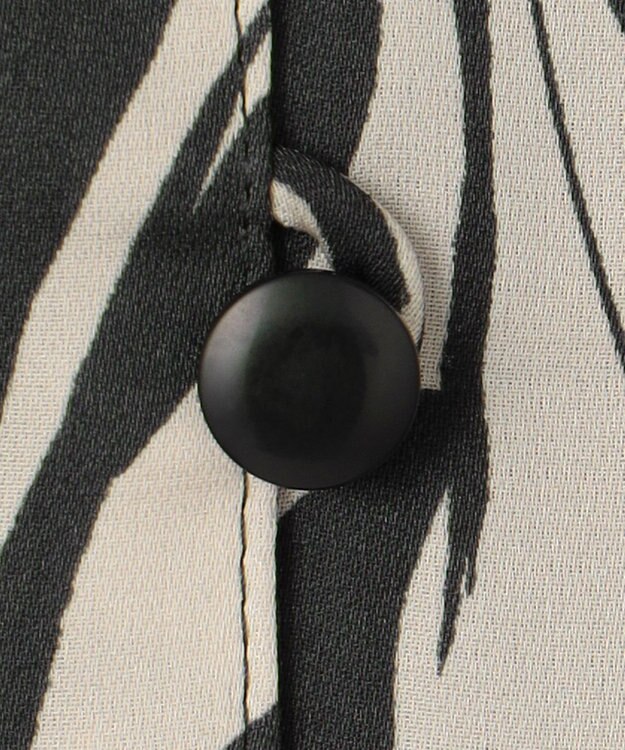 自由区 【洗える】モノトーンフラワープリント ワンピース オフｘブラック