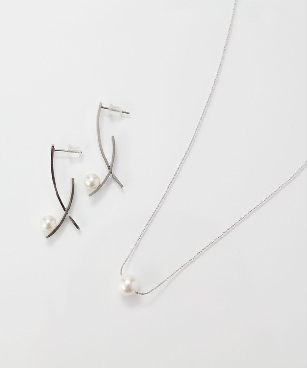 Phoebe <オンワード限定セット>【金属アレルギー対応】ワントップパールネックレス×クロスラインパールピアス/サージカルステンレス シルバー