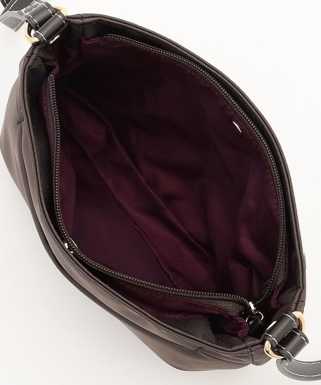 LA BAGAGERIE ポリエステルキャンバス　タックポシェット チョコ