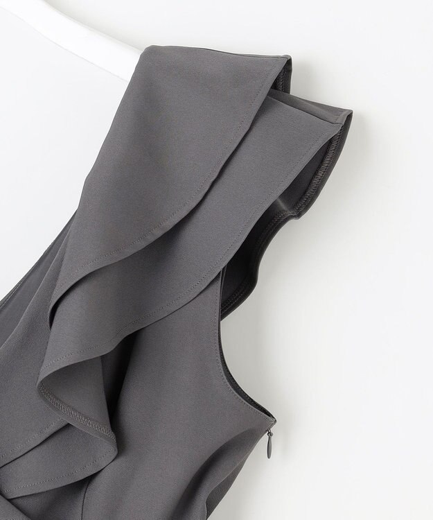 Feroux フリルデザイン サロペット パンツ ライトグレー系