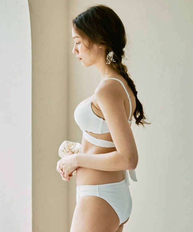 San-ai Resort（三愛水着楽園） WEB限定商品ノンワイヤーなのにぷっくり美胸を作るダブルアップクロスビキニ M1 M2 L1 San-ai Resort（サンアイリゾート） ホワイト