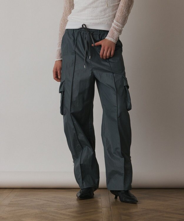 GRACE CONTINENTAL ナイロンジップカーゴパンツ グレー