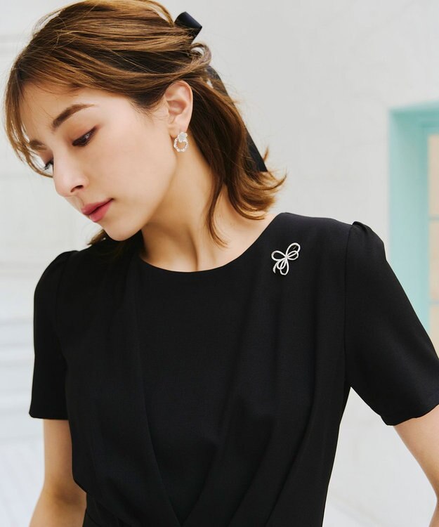 Tiaclasse クロスリボンデザインブローチ シルバー