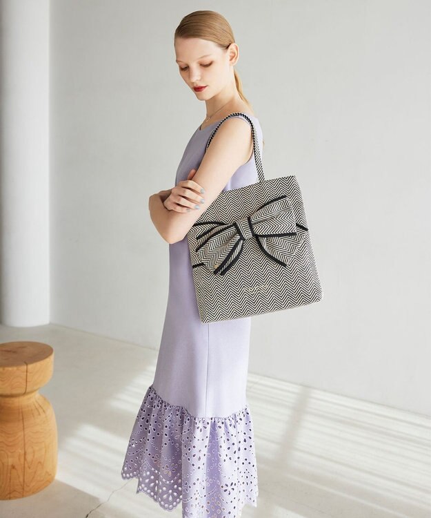 TOCCA 【A4サイズ対応・一部カラー撥水】T CADEAU NEW BAG フラットトートバッグ ヘリンボーン柄