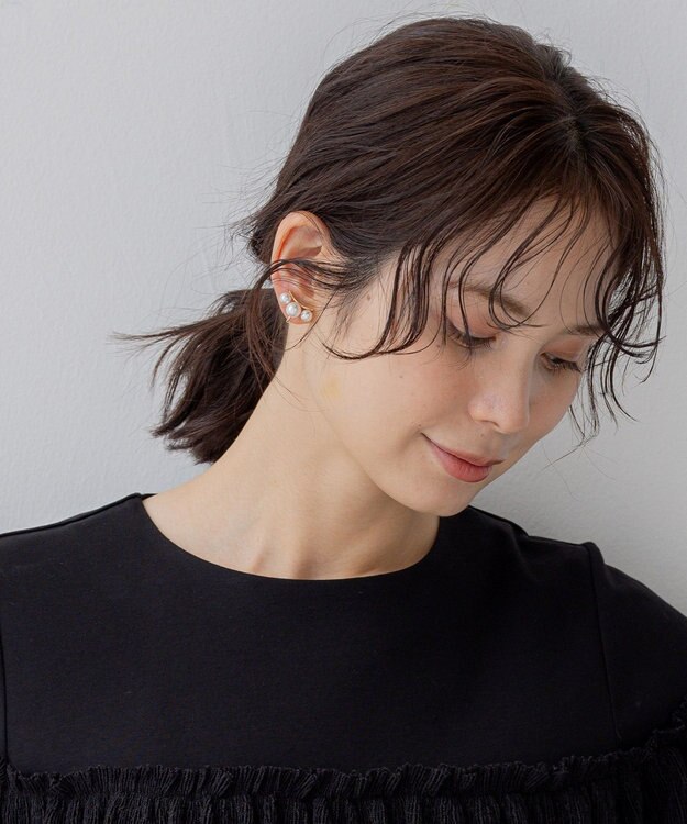 組曲 スリーフェイクパールイヤリング ゴールド系