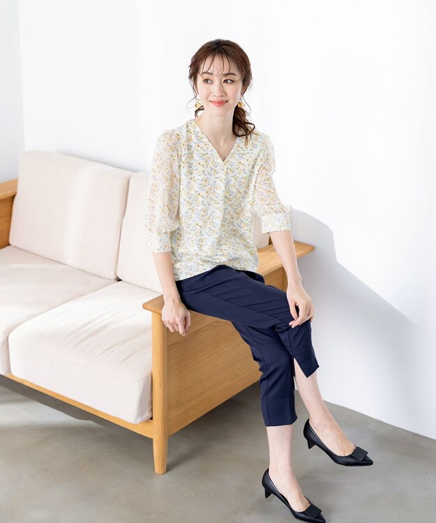 Tiaclasse L 【洗える】花柄Vネックブラウス ホワイト