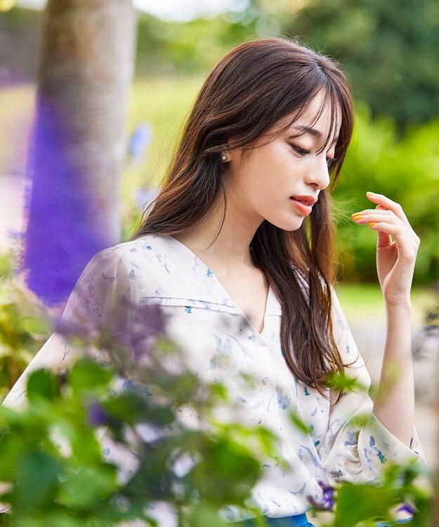 Tiaclasse L 【洗える】花柄Vネックブラウス オフホワイト