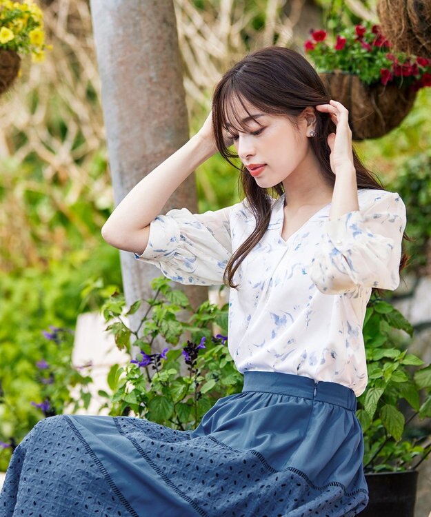 Tiaclasse L 【洗える】花柄Vネックブラウス オフホワイト