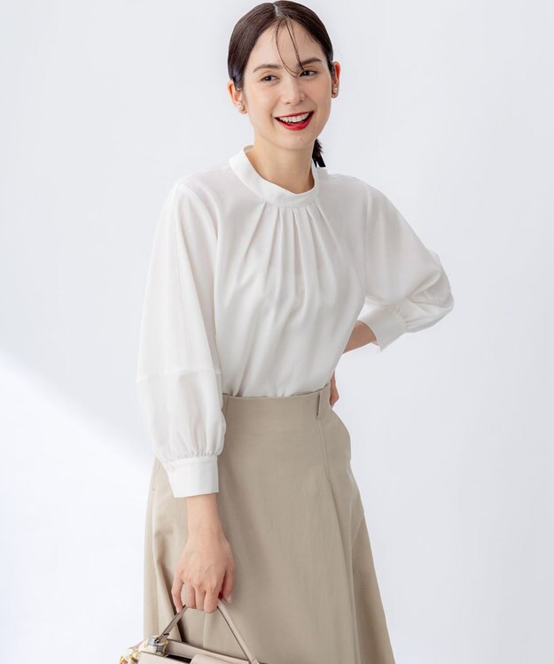 組曲 S リヨセルシャーティングハイネック ブラウス アイボリー系