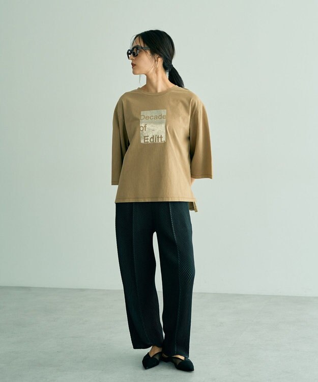 YECCA VECCA ヴィンテージ風箔プリントロゴTee Dark Beige