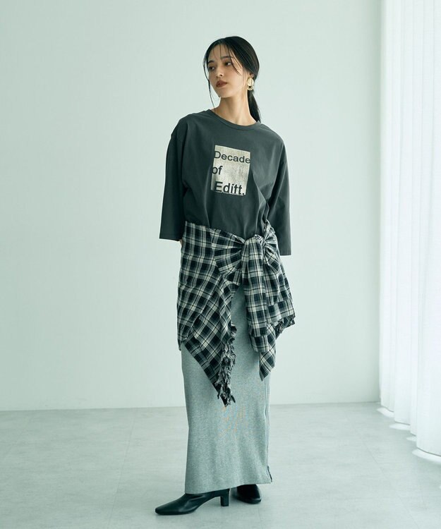 YECCA VECCA ヴィンテージ風箔プリントロゴTee Gray