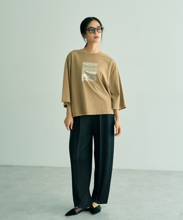 YECCA VECCA ヴィンテージ風箔プリントロゴTee Dark Beige