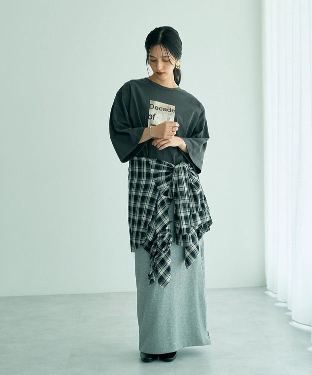 YECCA VECCA ヴィンテージ風箔プリントロゴTee Gray