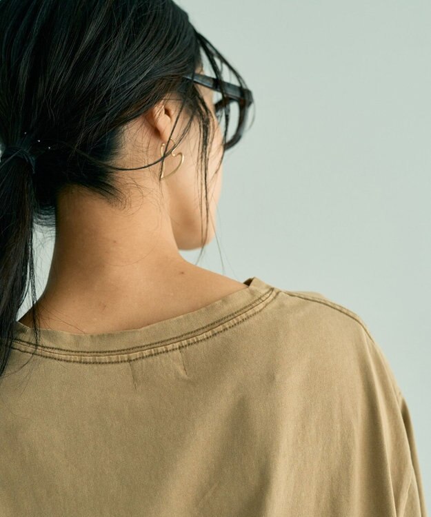 YECCA VECCA ヴィンテージ風箔プリントロゴTee Dark Beige