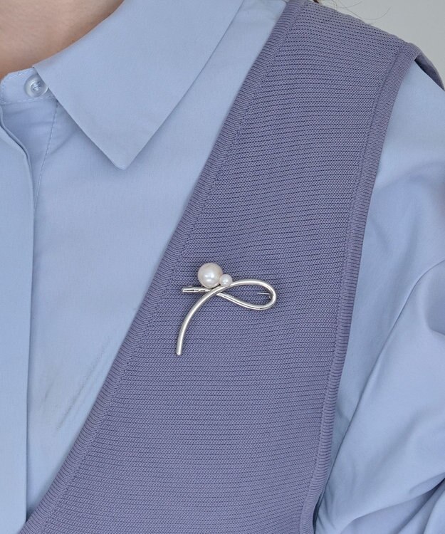 Phoebe クロスメタルパールブローチ　シルバー シルバー