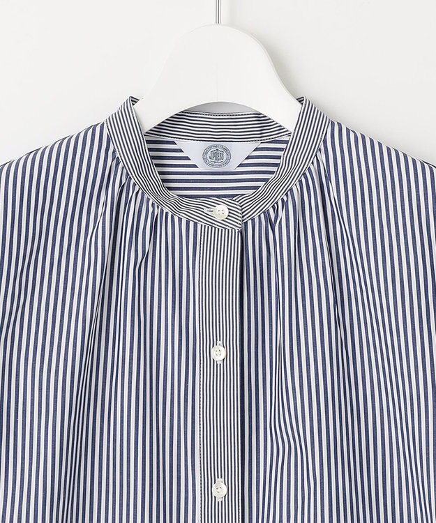 J.PRESS LADIES 【洗える】 コンパクトコットン ストライプ バンドカラー ブラウス ネイビー系1