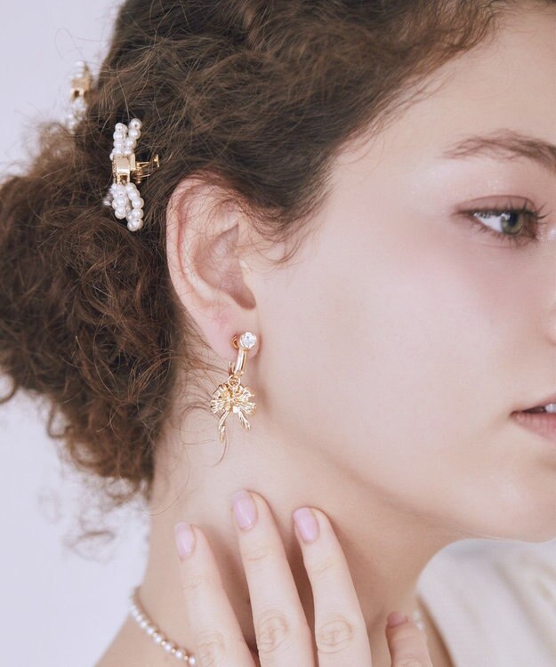 Maison de FLEUR カーリーリボンパールイヤリング Gold