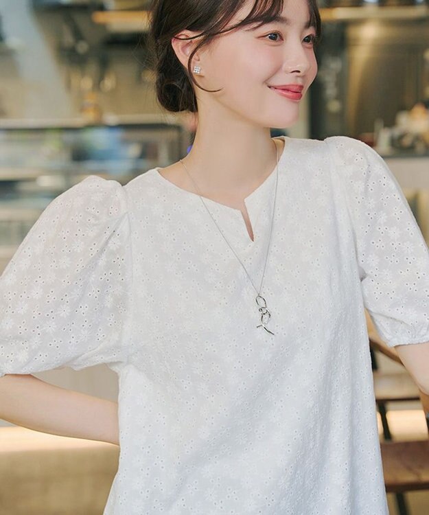 Tiaclasse 【2TYPE/総レース・袖レース】パンチングレースパフスリーブチュニックブラウス Aオフホワイト(総レース）