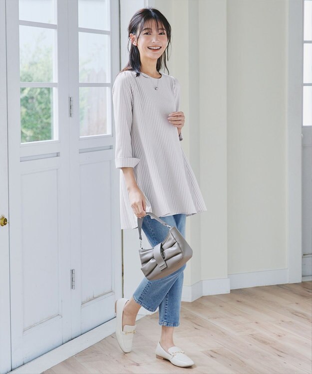 Tiaclasse L 【小倉優子さん着用・選べる袖TYPE・洗える】バックフレアチュニック 七分袖グレージュストライプ