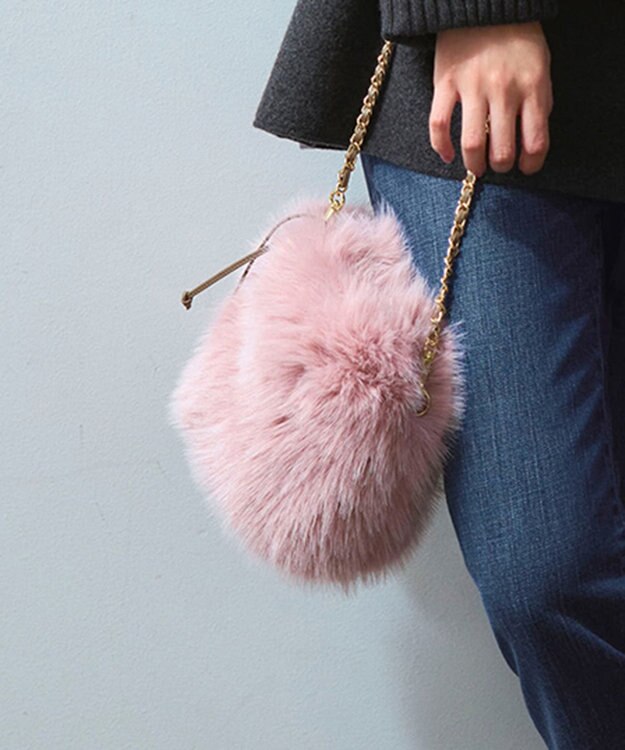 23区 【見上愛さん着用】フェイクファー チャーム バッグ ピンク系