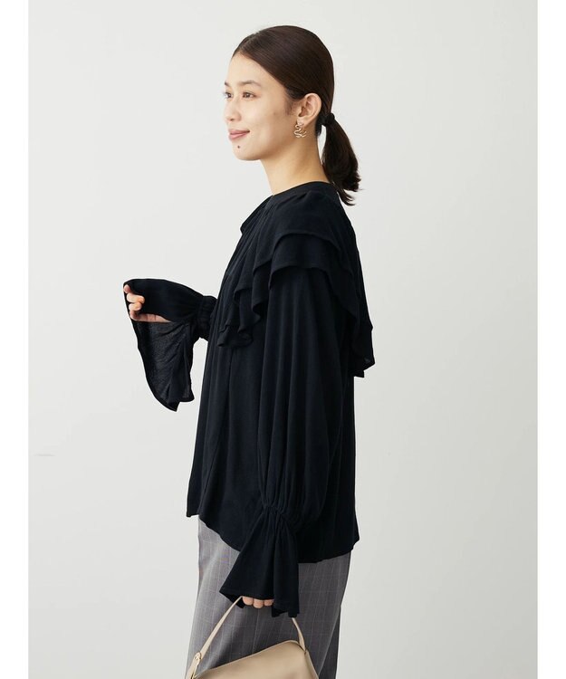 Green Parks ・Ｐｅｔｉｔ　Ｆｌｅｕｒ　ラッフルショルダーブラウス Black