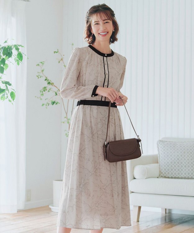 Tiaclasse L 【安田美沙子さん着用・新色/XSサイズ追加・洗える】フラワープリント配色ワンピース ベージュ