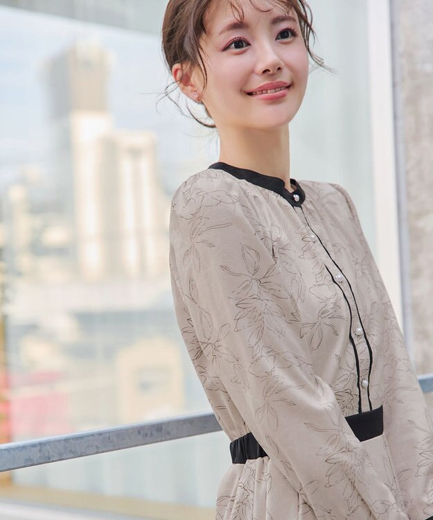 Tiaclasse L 【安田美沙子さん着用・新色/XSサイズ追加・洗える】フラワープリント配色ワンピース ベージュ