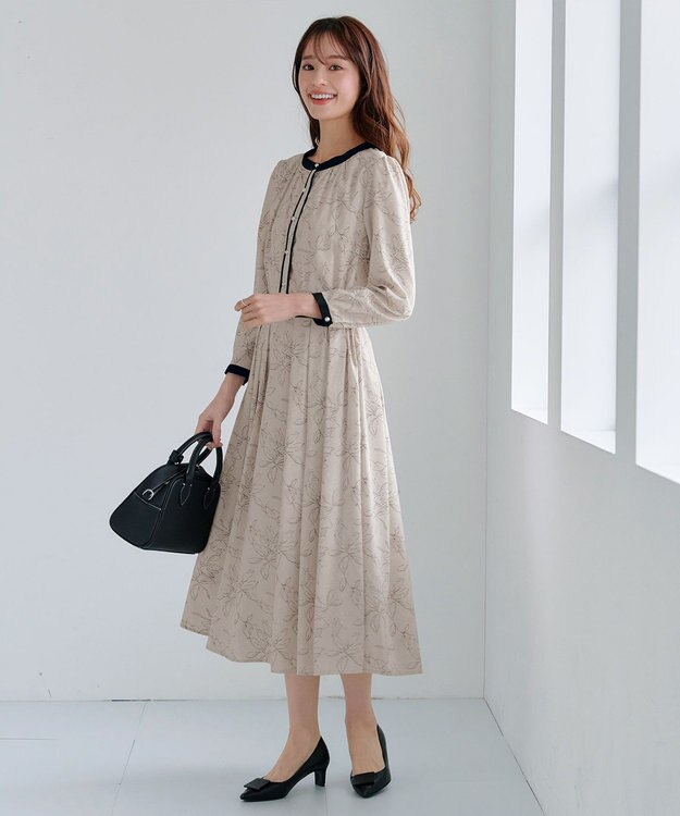 Tiaclasse L 【安田美沙子さん着用・新色/XSサイズ追加・洗える】フラワープリント配色ワンピース ベージュ