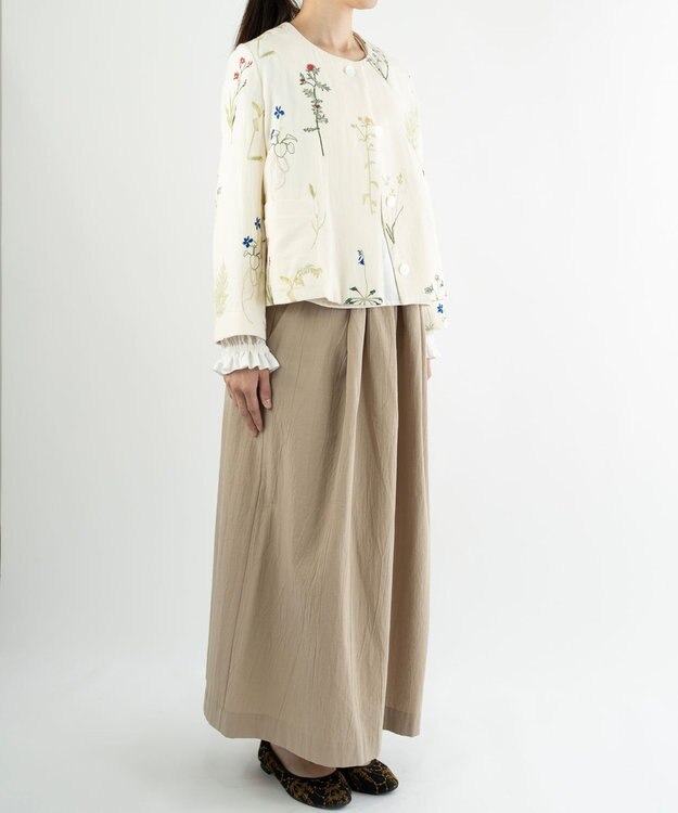 muuc ボタニカル刺繍のジャケット ホワイト