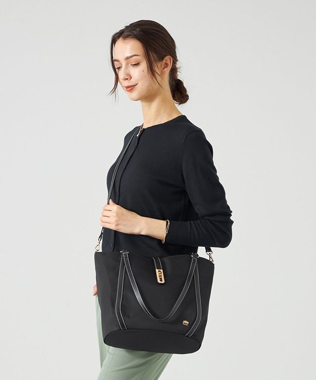 LA BAGAGERIE ひねり金具付きエレガンストート　Mサイズ ブラック