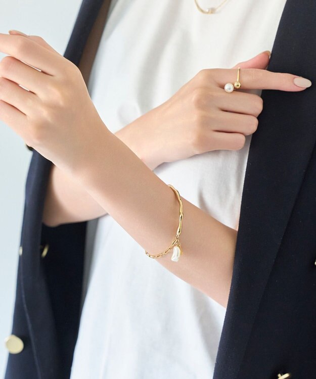 Phoebe <オンワード限定セット>スライヴパールネックレス×フロウラインメタルブレスレット ゴールド