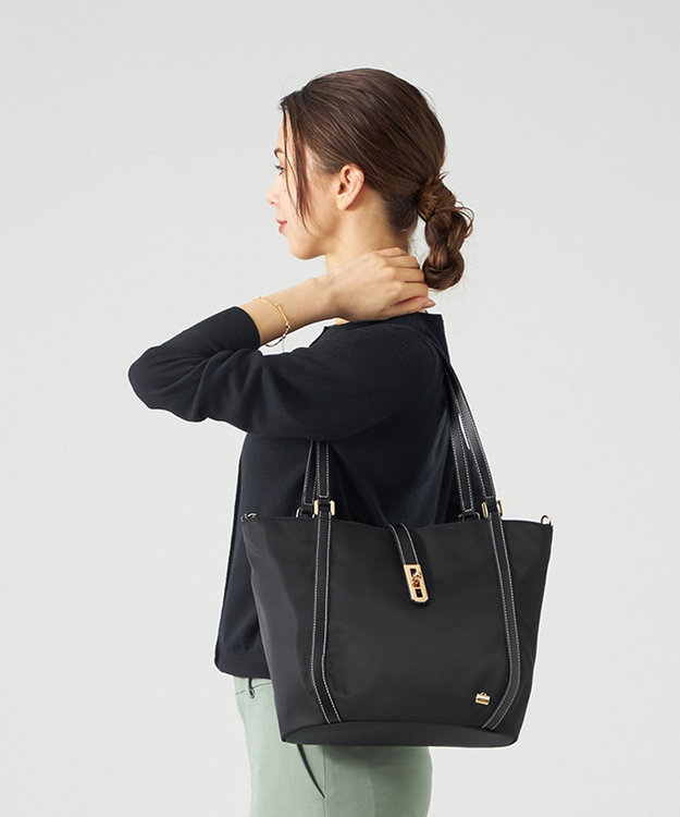 LA BAGAGERIE ひねり金具付きエレガンストート　Mサイズ ブラック