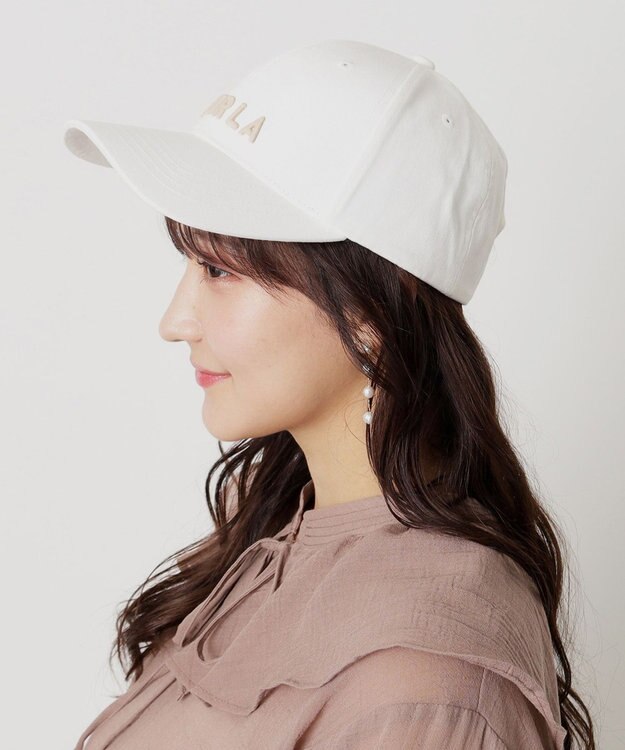 MOONBAT FURLA(フルラ) 立体刺繍ロゴキャップ オフホワイト